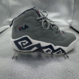 Fila Men's Grey Solid Synthetic Athletic Shoes Size 8.5 W/Box